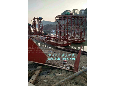 采金船海外安裝現場